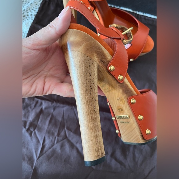 ***SOLD***New Authentic Gucci Leather Bamboo Buckle Wooden Platform Sandals - Picture 9 of 17